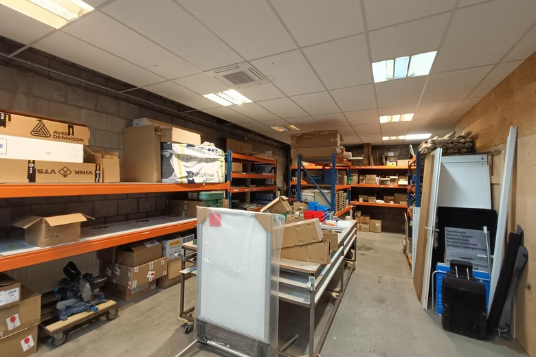 BedrijfsruimteaanHunnenpad 4<br/> inOss BedrijfsruimteaanHunnenpad 4<br/> inOss