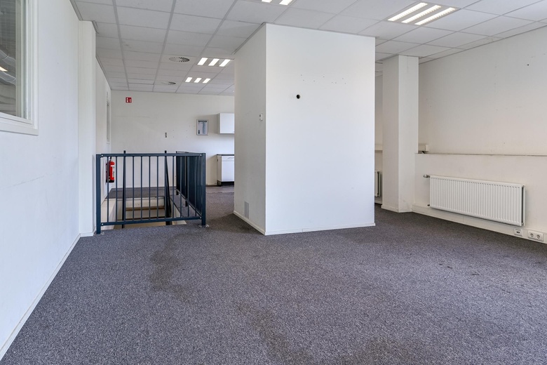 BedrijfsruimteaanHaarlemmerstraatweg 105<br/> inHalfweg
