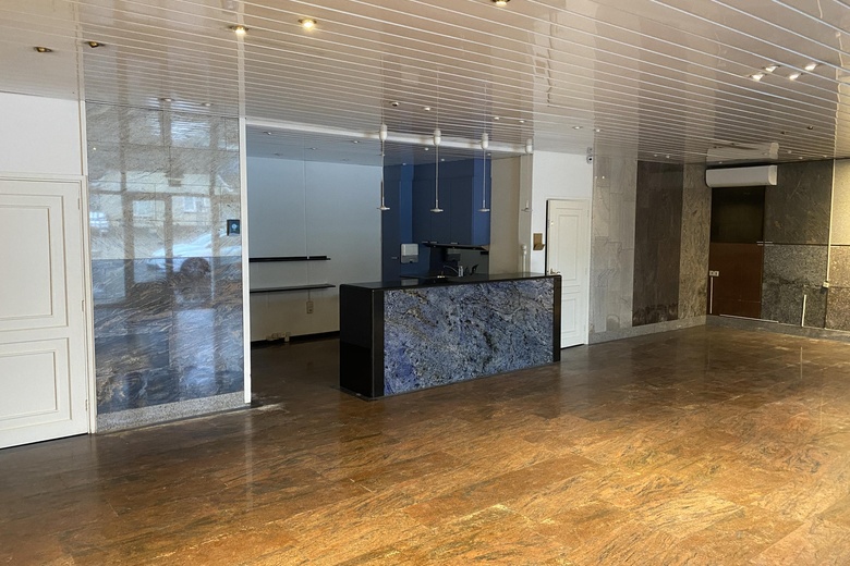 BedrijfsruimteaanMolendijk 50<br/> inRhoon