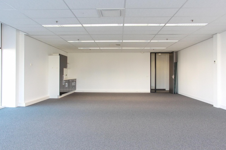 KantoorruimteaanDistributieweg 13<br/> inWaddinxveen