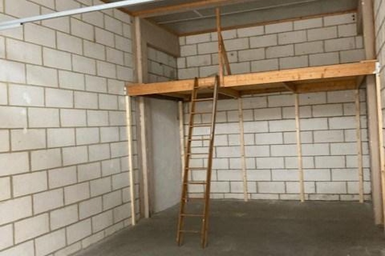 BedrijfsruimteaanKouvenderstraat 155 3<br/> inHoensbroek BedrijfsruimteaanKouvenderstraat 155 3<br/> inHoensbroek