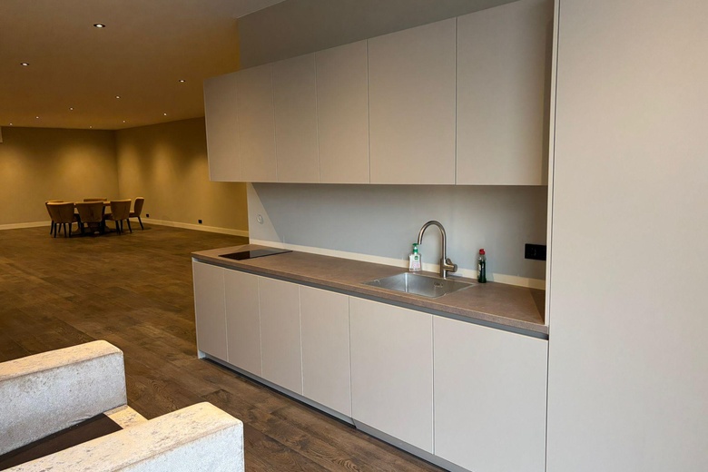 BedrijfsruimteaanSiloweg 13<br/> inDen Bosch BedrijfsruimteaanSiloweg 13<br/> inDen Bosch