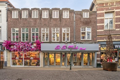 Bekijk foto 2 van Lomstraat 9 Bekijk foto 2 van Lomstraat 9
