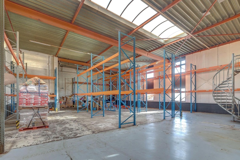 BedrijfsruimteaanHaarlemmerstraatweg 159<br/> inHalfweg