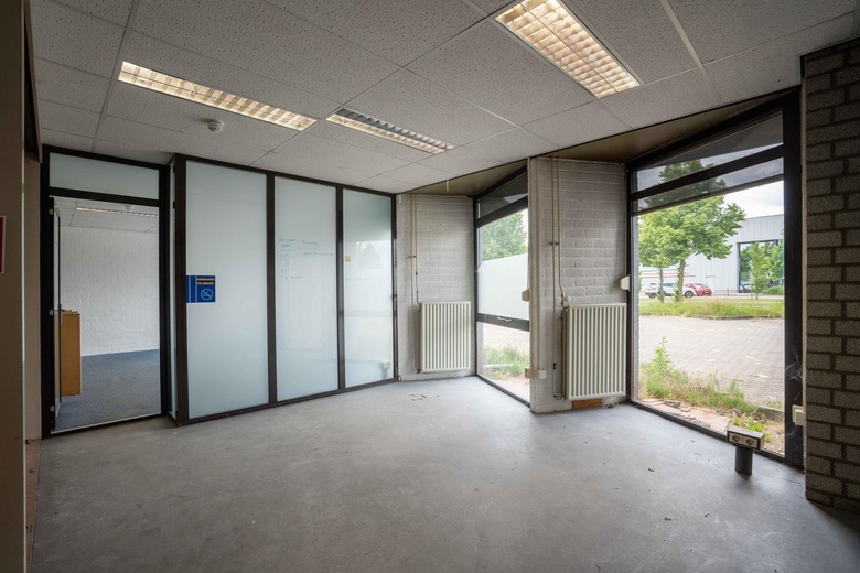 BedrijfsruimteaanDr. Nolenslaan 111<br/> inSittard