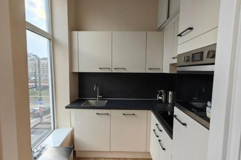 WinkelruimteaanVan Oldenbarneveltstraat 135 A<br/> inRotterdam WinkelruimteaanVan Oldenbarneveltstraat 135 A<br/> inRotterdam