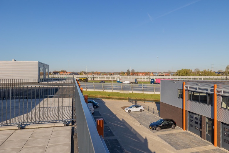 BedrijfsruimteaanCilinderweg 75<br/> inRoelofarendsveen