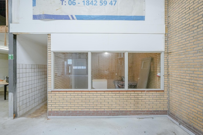 BedrijfsruimteaanOranjelaan 42 j<br/> inBeek en Donk