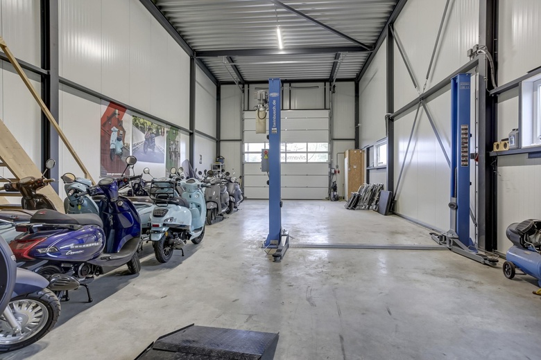 BedrijfsruimteaanPilootweg 11<br/> inStavenisse