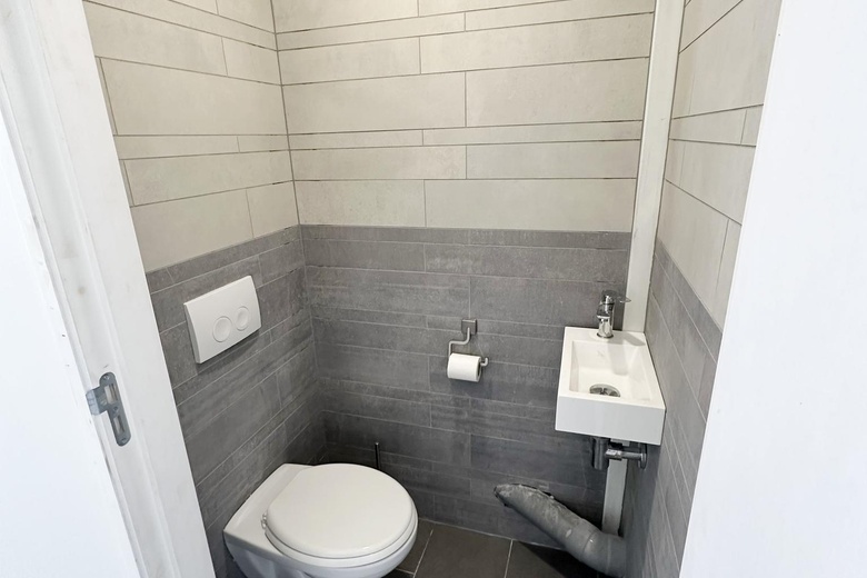 BedrijfsruimteaanAnna van Hoevellstraat 8<br/> inWageningen BedrijfsruimteaanAnna van Hoevellstraat 8<br/> inWageningen