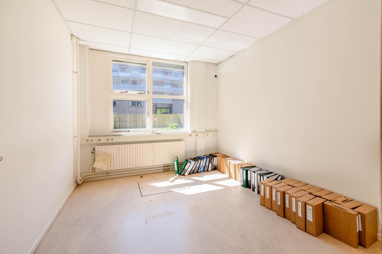 WinkelruimteaanMathenesserlaan 540<br/> inRotterdam WinkelruimteaanMathenesserlaan 540<br/> inRotterdam