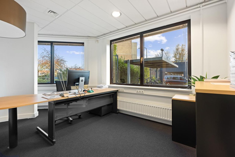KantoorruimteaanStationsweg 41<br/> inZwijndrecht