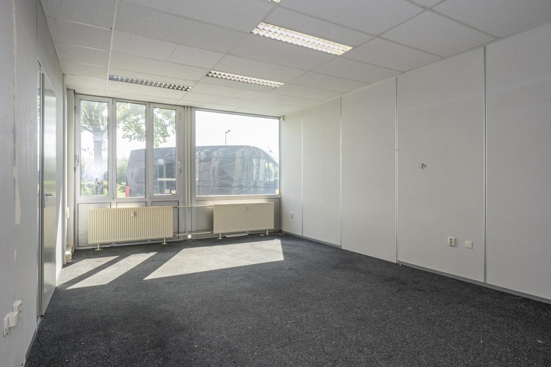 BedrijfsruimteaanKlarenanstelerweg 5<br/> inKerkrade BedrijfsruimteaanKlarenanstelerweg 5<br/> inKerkrade