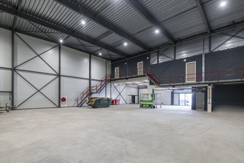 BedrijfsruimteaanMarisstraat 8 d<br/> inSliedrecht