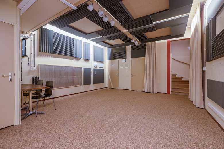 BedrijfsruimteaanVan der Waalsstraat 38<br/> inBleiswijk