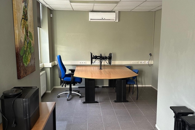 BedrijfsruimteaanHermansstraat 17<br/> inHoeven BedrijfsruimteaanHermansstraat 17<br/> inHoeven
