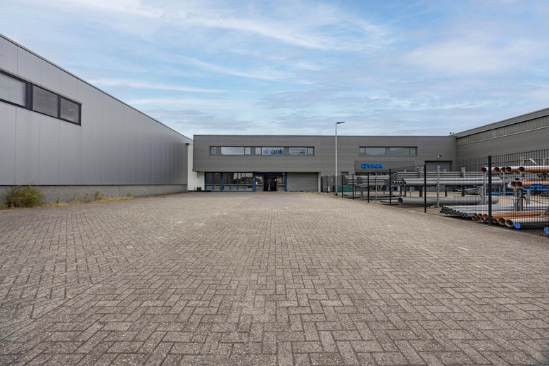 BedrijfsruimteaanJules Verneweg 96 a<br/> inTilburg BedrijfsruimteaanJules Verneweg 96 a<br/> inTilburg