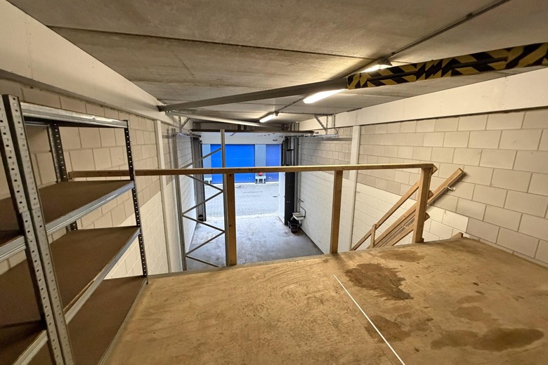 BedrijfsruimteaanKelvinring 72 d<br/> inAlblasserdam