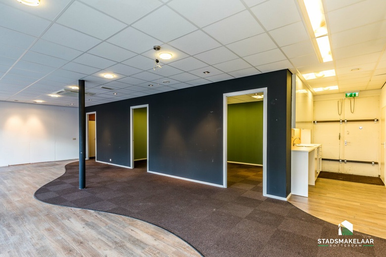 WinkelruimteaanBurgemeester Baumannlaan 140<br/> inRotterdam