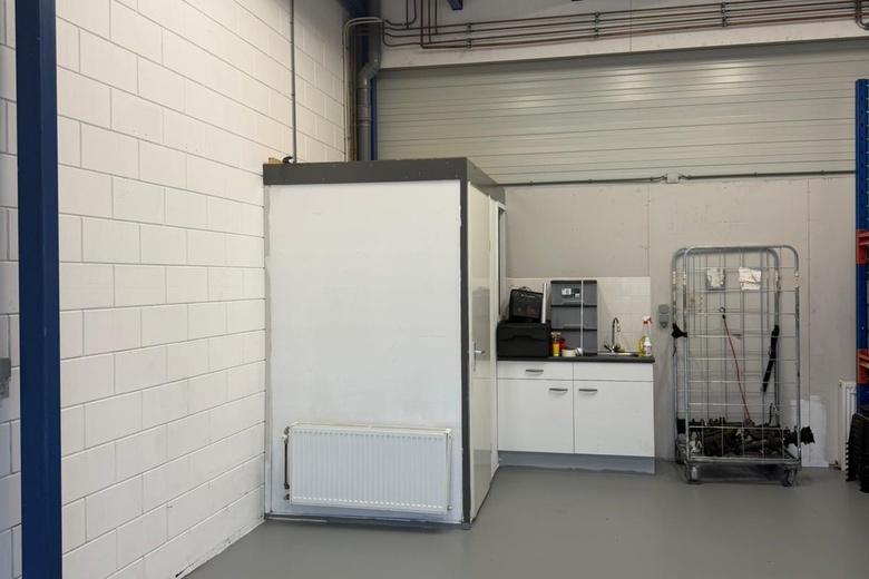 BedrijfsruimteaanC. Verolmelaan 221<br/> inUithoorn