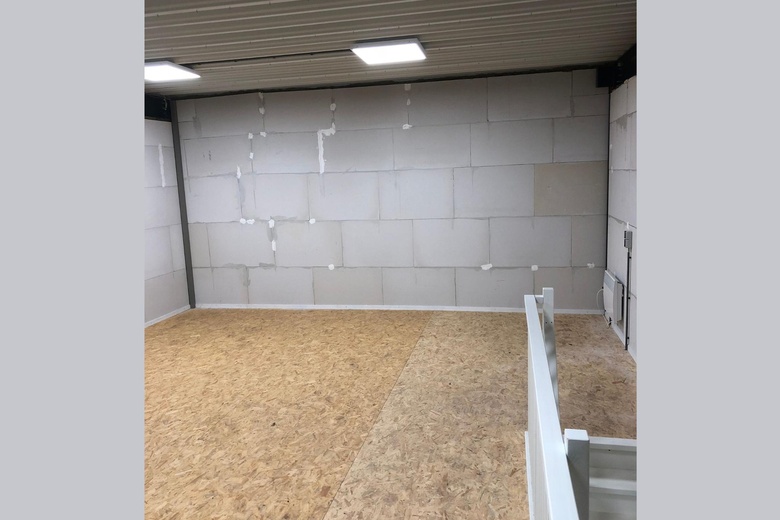 BedrijfsruimteaanDorresteinweg 70 09<br/> inSoest