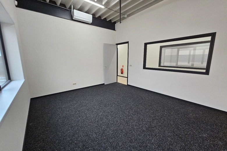 BedrijfsruimteaanSchepelstraat 47<br/> inRoermond BedrijfsruimteaanSchepelstraat 47<br/> inRoermond
