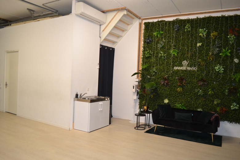 BedrijfsruimteaanXenonstraat 77<br/> inAlmere