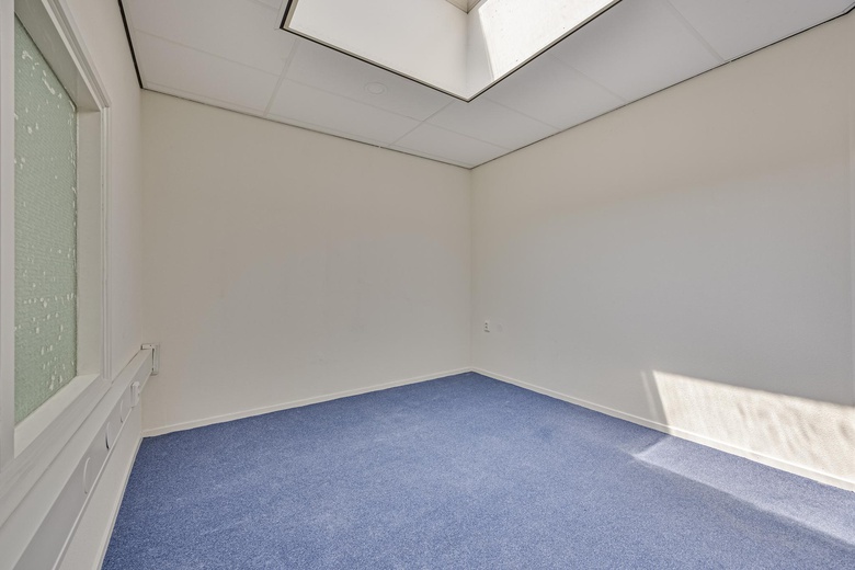 KantoorruimteaanVenenweg 18<br/> inZwanenburg KantoorruimteaanVenenweg 18<br/> inZwanenburg