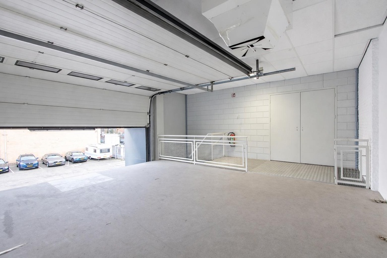 BedrijfsruimteaanDomineeslaan 91<br/> inZwanenburg