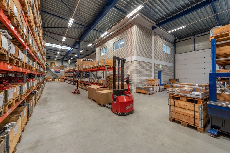 BedrijfsruimteaanVierlinghstraat 10<br/> inWerkendam BedrijfsruimteaanVierlinghstraat 10<br/> inWerkendam