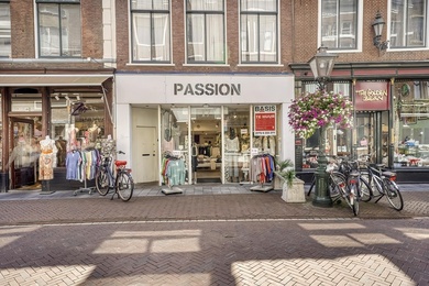 Bekijk foto 2 van Haarlemmerstraat 17 Bekijk foto 2 van Haarlemmerstraat 17