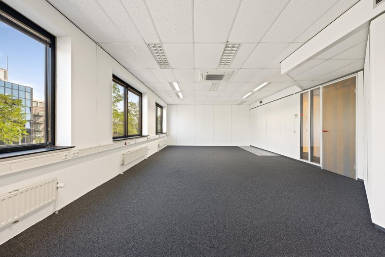 KantoorruimteaanStationsplein 4<br/> inZwijndrecht KantoorruimteaanStationsplein 4<br/> inZwijndrecht