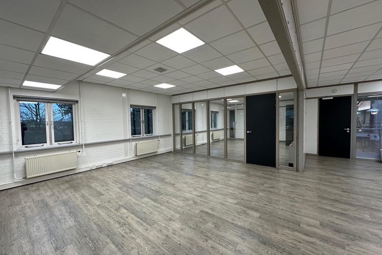 KantoorruimteaanOosteinde 34<br/> inWarmond