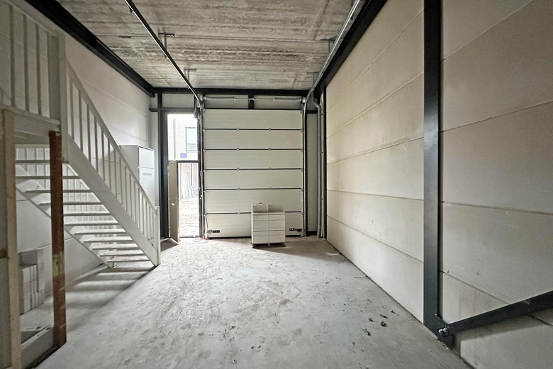 BedrijfsruimteaanOosteinde 5 a 12<br/> inBarendrecht