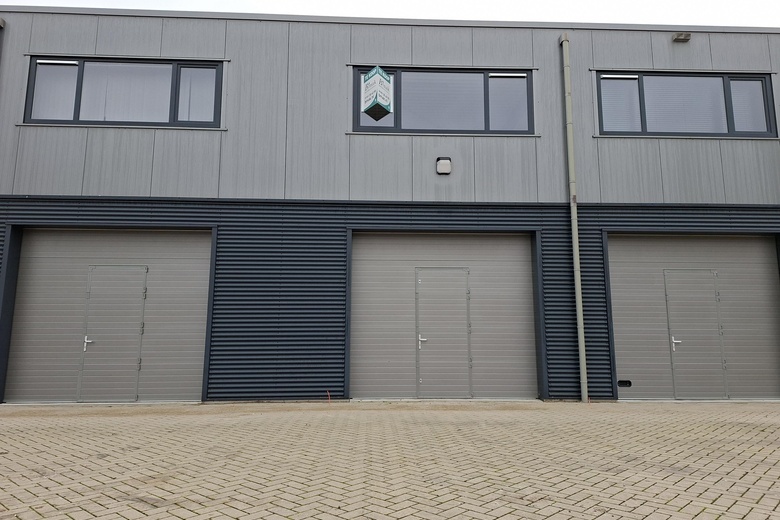 Bekijk foto 1 van Industrieweg 13 04