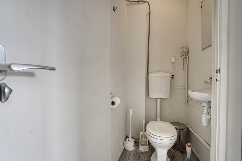 WinkelruimteaanHaarlemmerstraat 55<br/> inLeiden WinkelruimteaanHaarlemmerstraat 55<br/> inLeiden