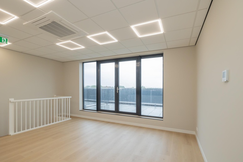 BedrijfsruimteaanCilinderweg 67<br/> inRoelofarendsveen