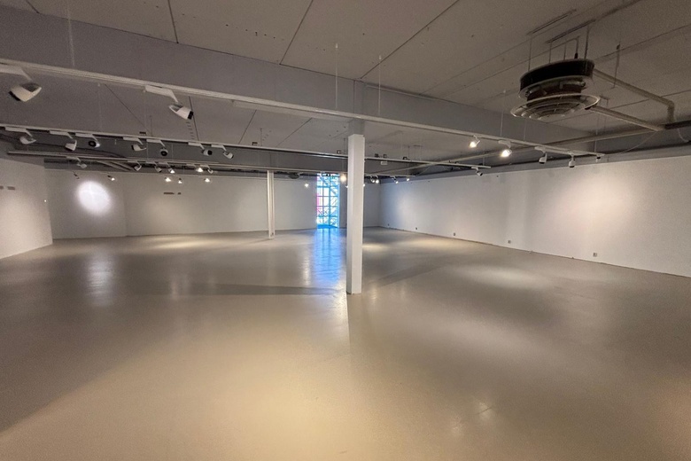 WinkelruimteaanVenlosingel 21<br/> inArnhem WinkelruimteaanVenlosingel 21<br/> inArnhem