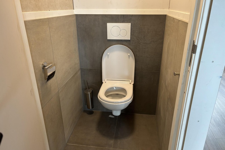 BedrijfsruimteaanHarmoniestraat 31<br/> inVelsen