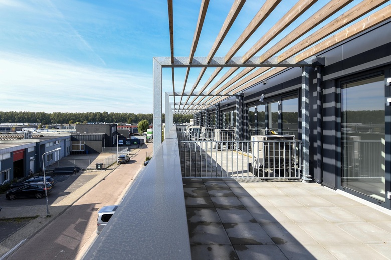 BedrijfsruimteaanEemmeerlaan 2 H<br/> inWeesp BedrijfsruimteaanEemmeerlaan 2 H<br/> inWeesp