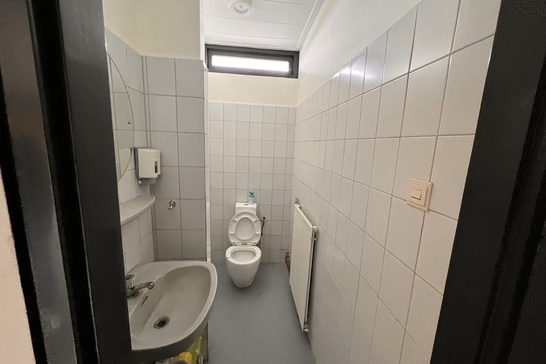 KantoorruimteaanSluisweg 11 a<br/> inLemmer KantoorruimteaanSluisweg 11 a<br/> inLemmer
