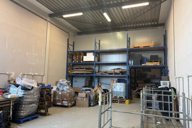 BedrijfsruimteaanSiloweg 9<br/> inDen Bosch BedrijfsruimteaanSiloweg 9<br/> inDen Bosch