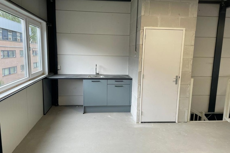 BedrijfsruimteaanIndustrieweg 1 17<br/> inZoetermeer