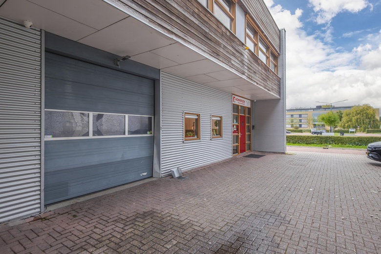 BedrijfsruimteaanDelta 38<br/> inArnhem BedrijfsruimteaanDelta 38<br/> inArnhem