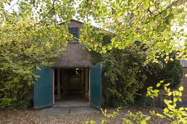 Bekijk foto Bedrijfsruimte aan de Kadoelenweg 221 C in Amsterdam