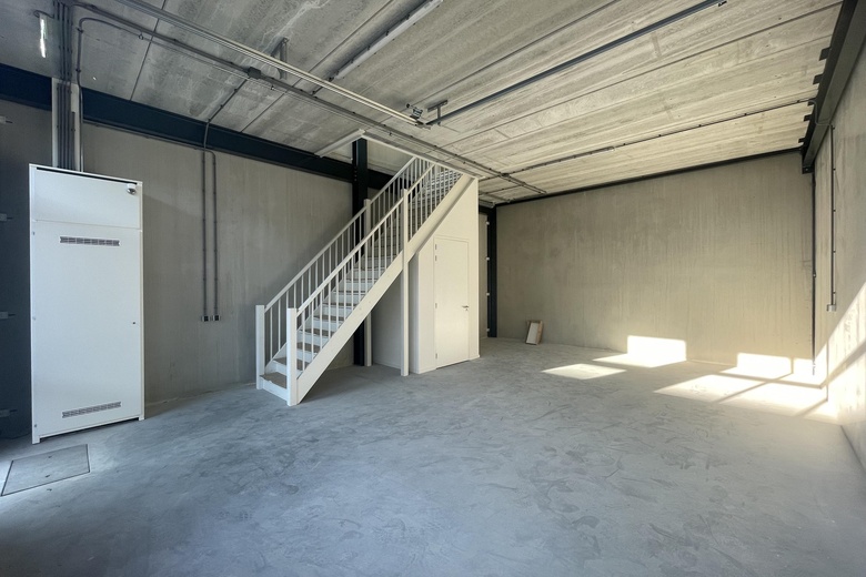 BedrijfsruimteaanLelystraat 70 d<br/> inSliedrecht