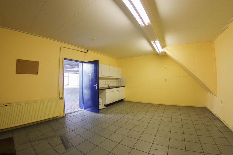 WinkelruimteaanOude Roswinkelerweg 36<br/> inEmmen WinkelruimteaanOude Roswinkelerweg 36<br/> inEmmen