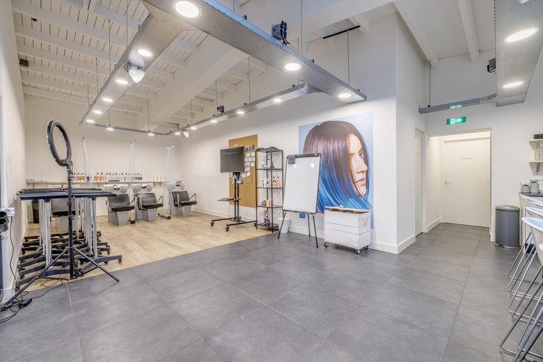 WinkelruimteaanBeekstraat 68<br/> inArnhem WinkelruimteaanBeekstraat 68<br/> inArnhem