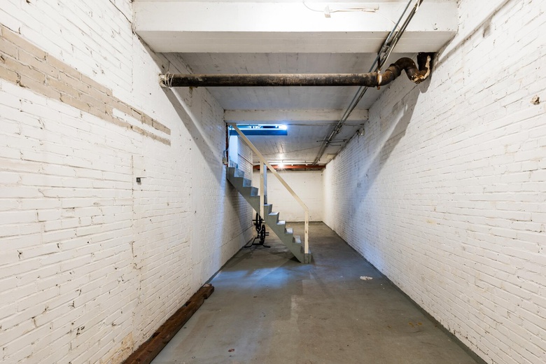 WinkelruimteaanPleinweg 240<br/> inRotterdam