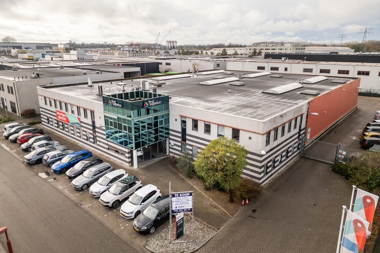 Bekijk foto 1 van Veldwade 14 - 16